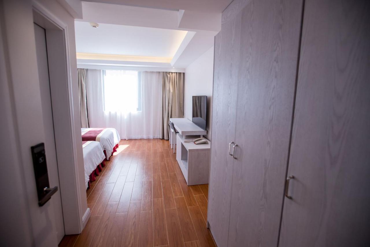 Hotel Americano Garapan Εξωτερικό φωτογραφία